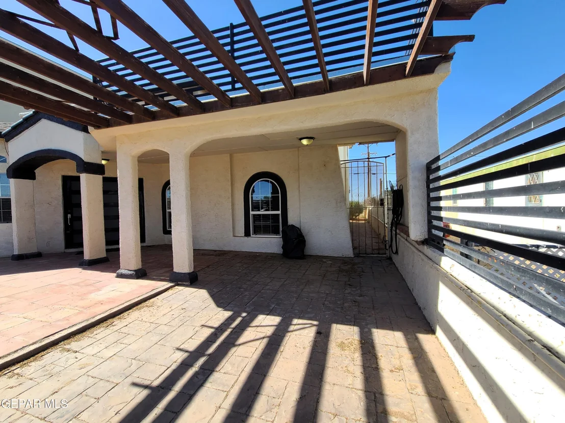 Photo of 1714 BANKER Road