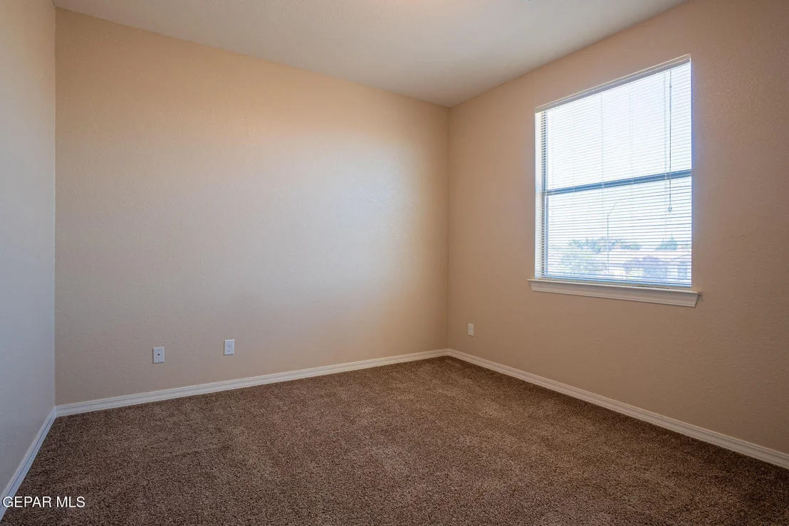 Photo of 3049 LOOKOUT POINT Drive