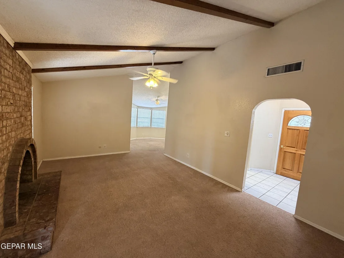 Photo of 2021 ROBERT WYNN Street