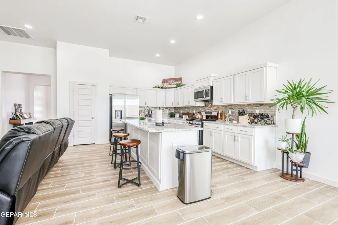 Photo of 7409 Enchanted Point Drive