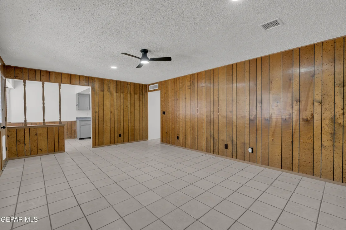 Photo of 5000 MCCORMICK Lane