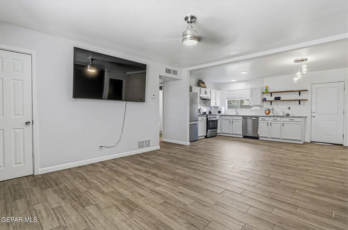 Photo of 5720 SUN VALLEY Drive