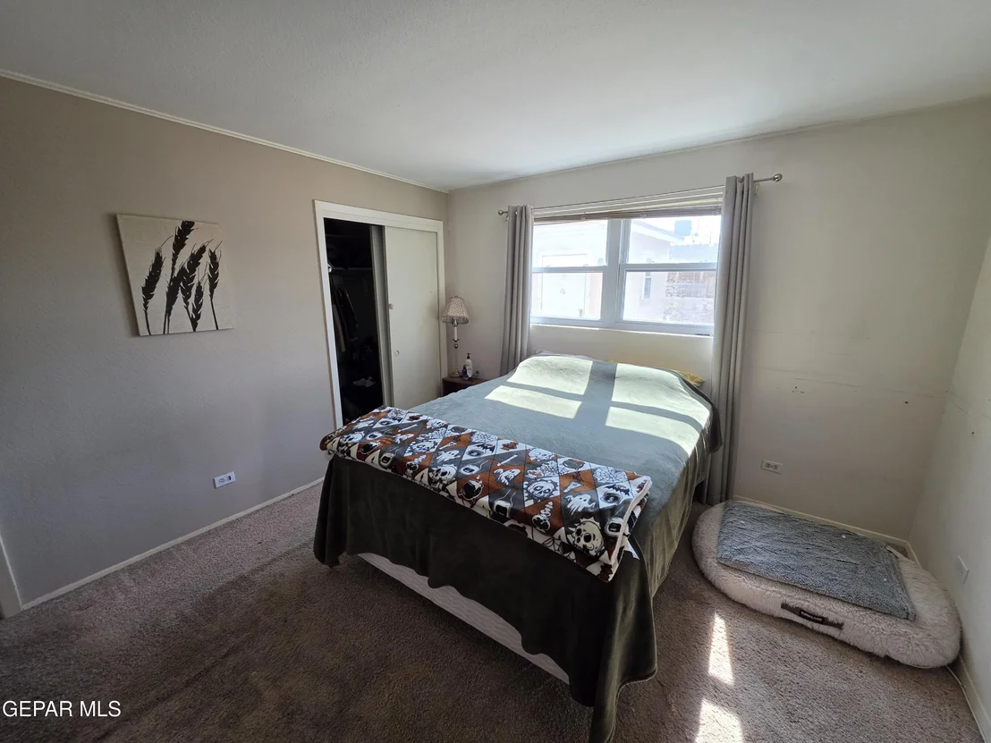 Photo of 1400 IDLEWILDE Drive