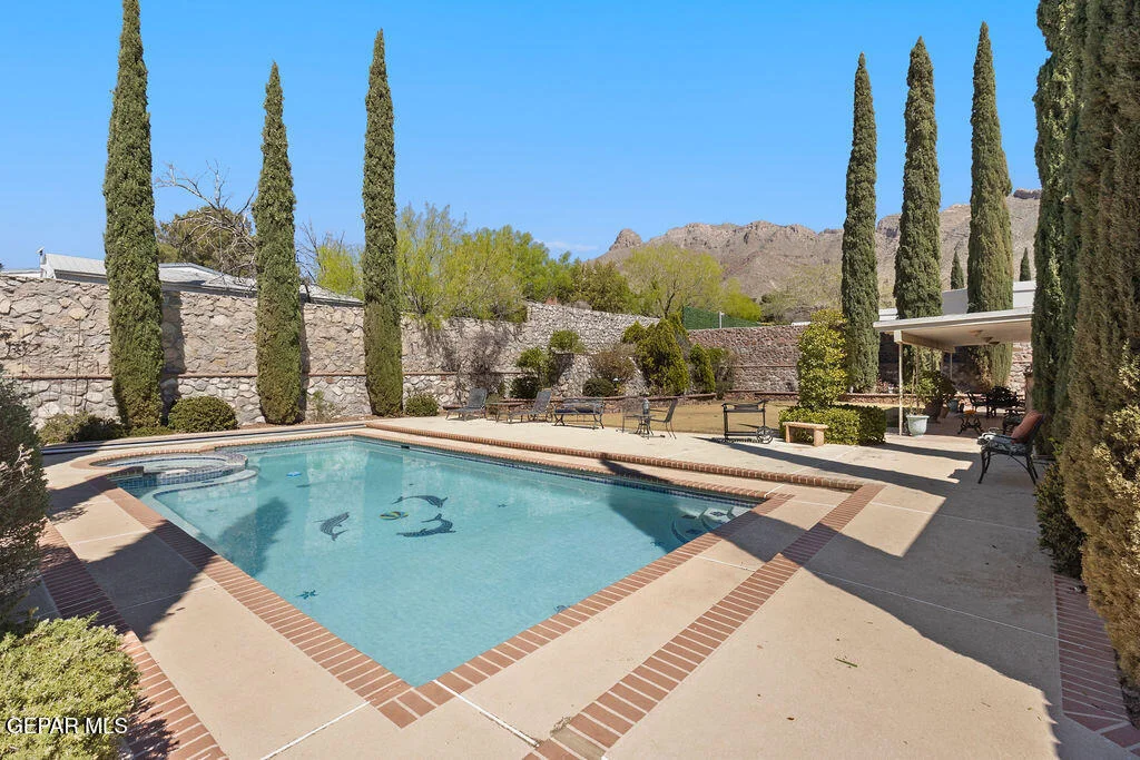 Photo of 6025 TORREY PINES Drive