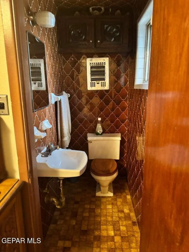 Photo of 5653 WALDORF Drive
