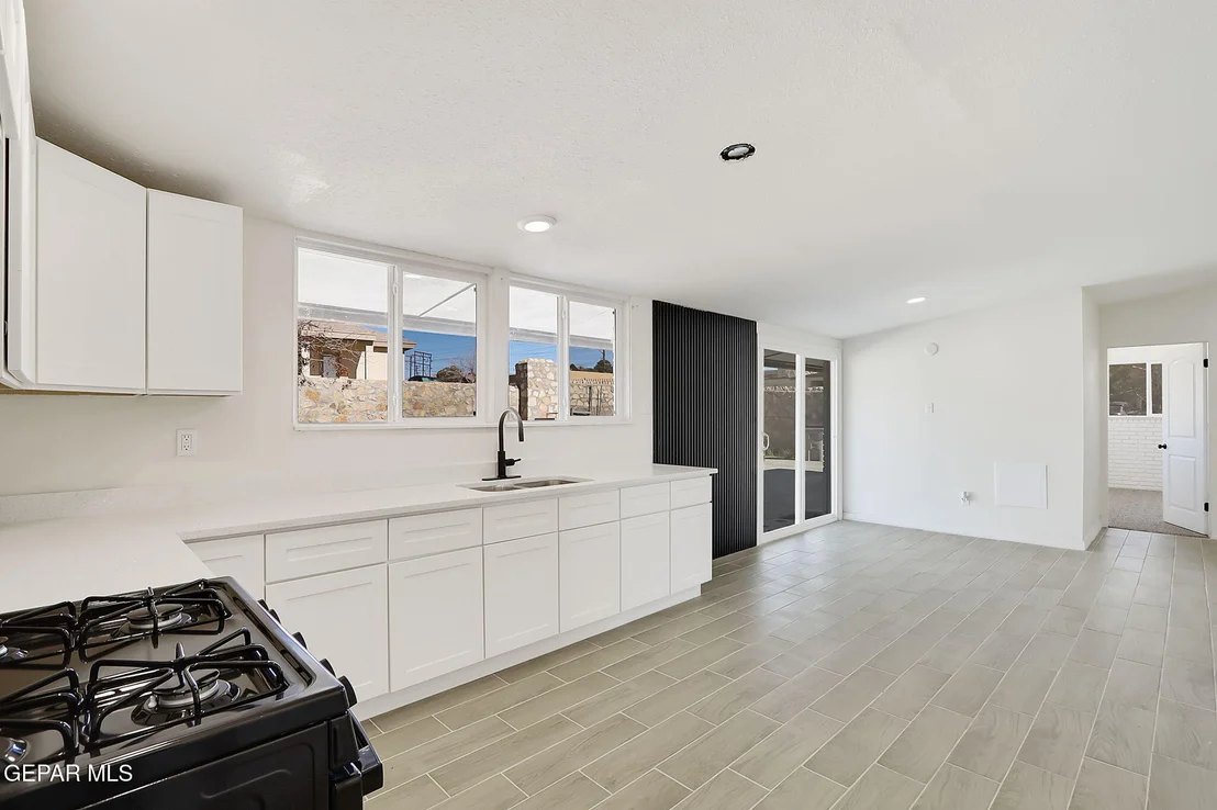 Photo of 5609 MARTIN Lane