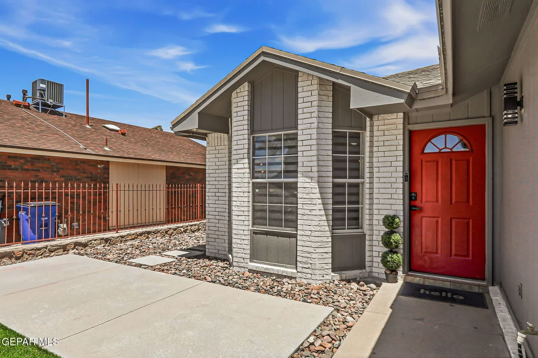 Photo of 2802 CASTLE HILL Circle