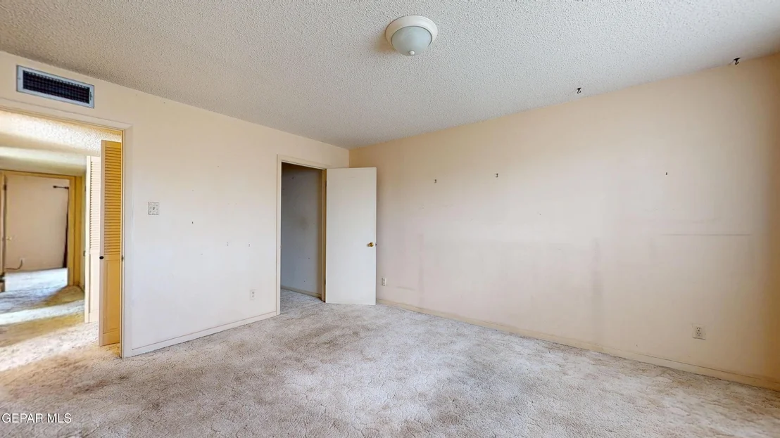 Photo of 720 SOMERSET Drive