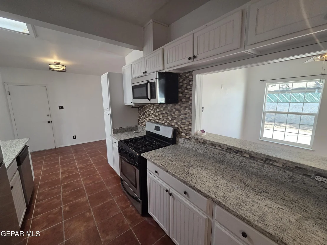 Photo of 5121 JULIANDRA Avenue