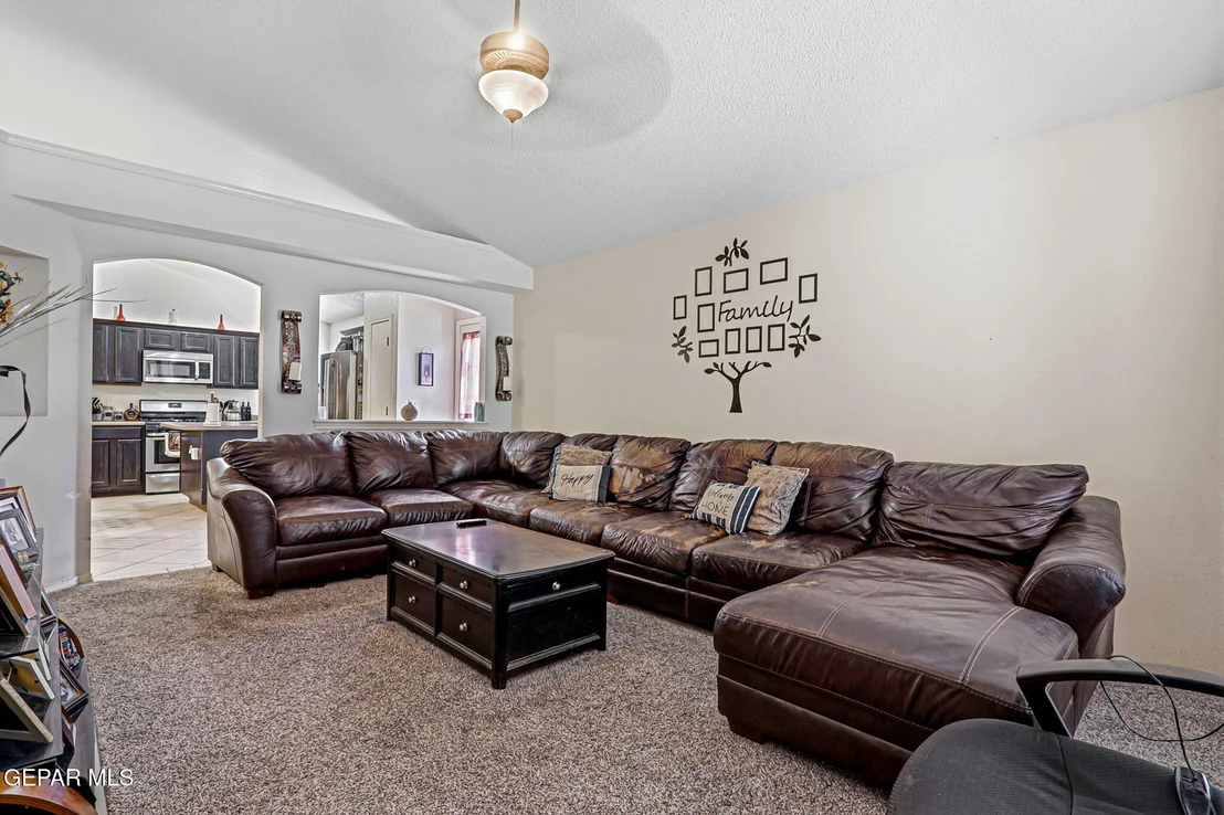 Photo of 616 VILLAS DEL VALLE Road