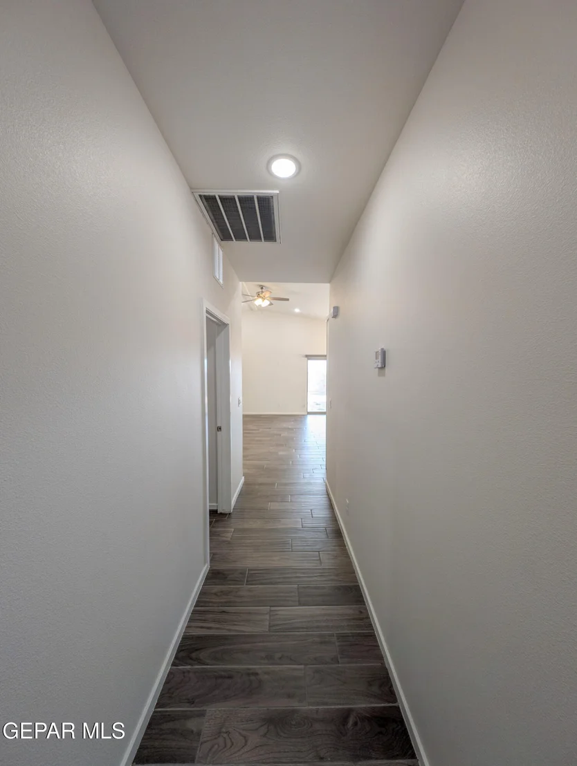 Photo of 980 Barbara Avenue