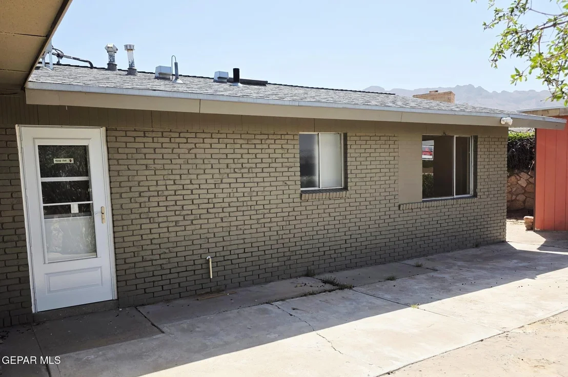 Photo of 208 Viking Drive