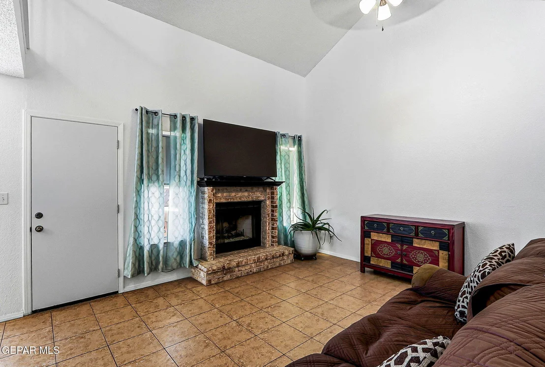 Photo of 390 BRILL Circle