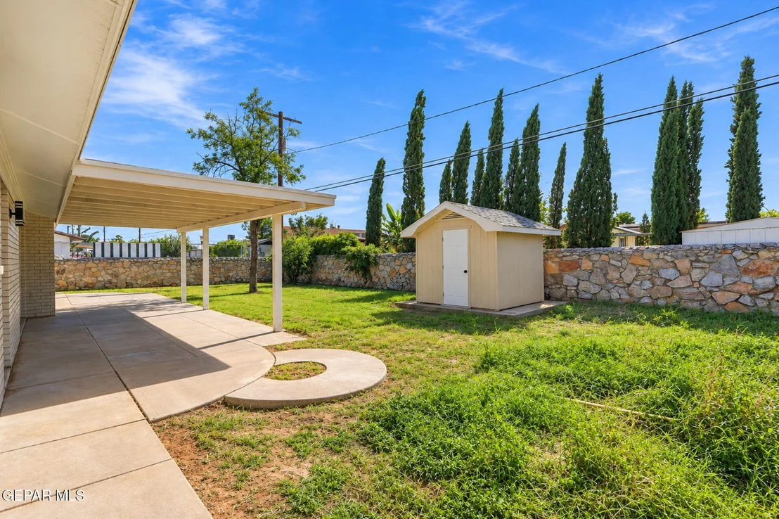 Photo of 8208 PARKLAND Drive