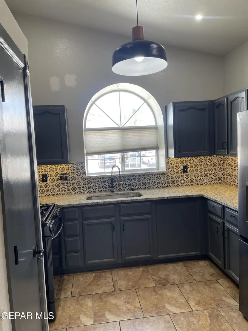 Photo of 472 Valle Suave Drive