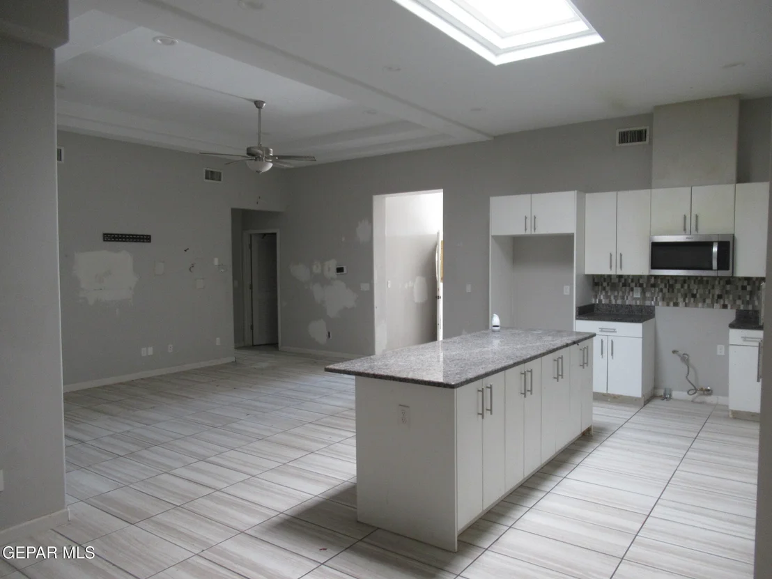 Photo of 909 AIRSHIP Place