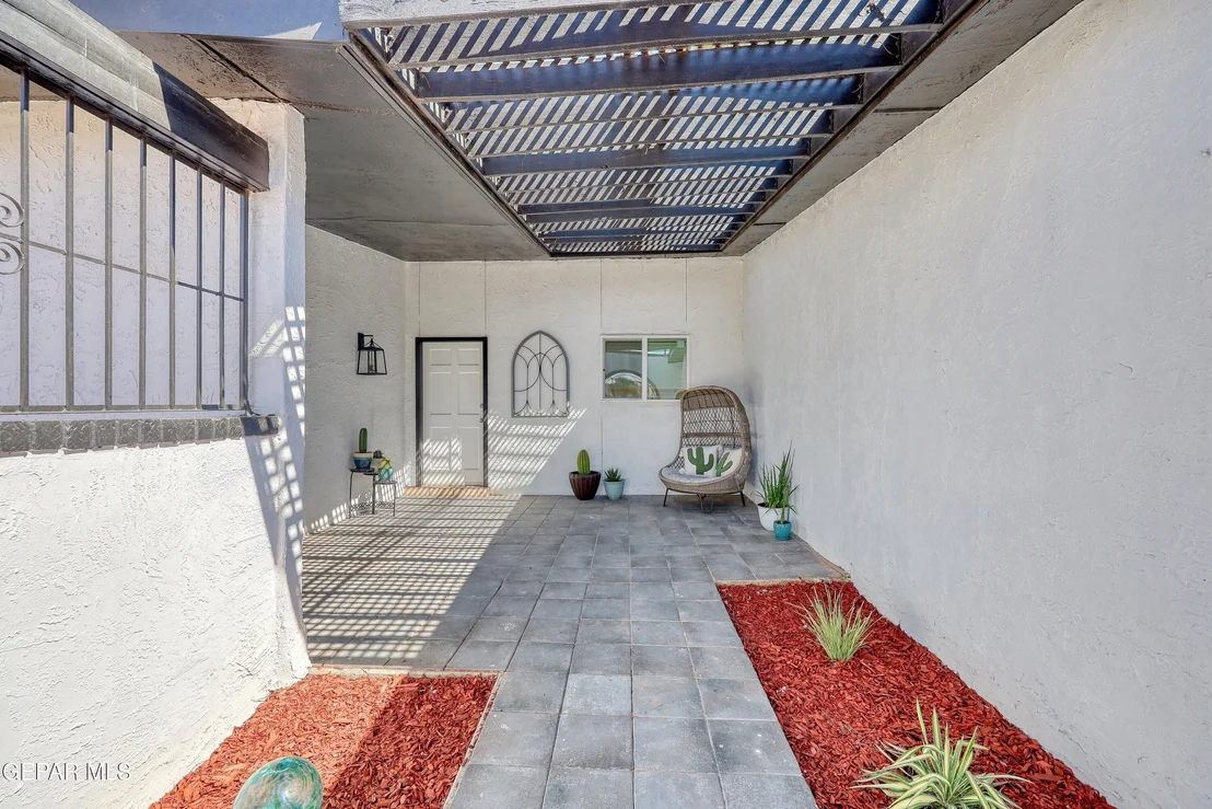 Photo of 2320 SEA SIDE Drive