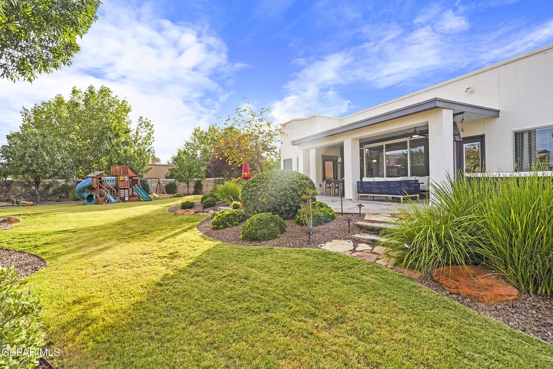 Photo of 5500 VALLEY OAK Drive