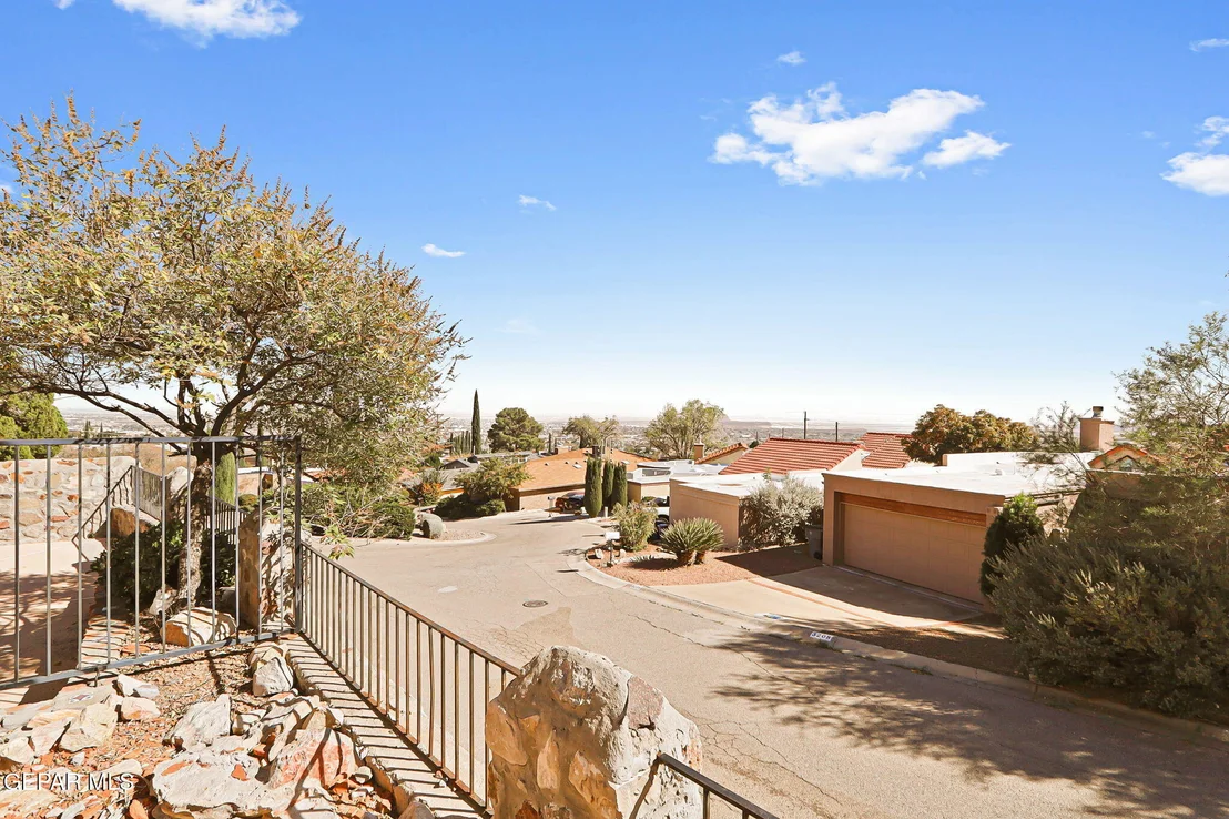 Photo of 3238 Stone Edge Road