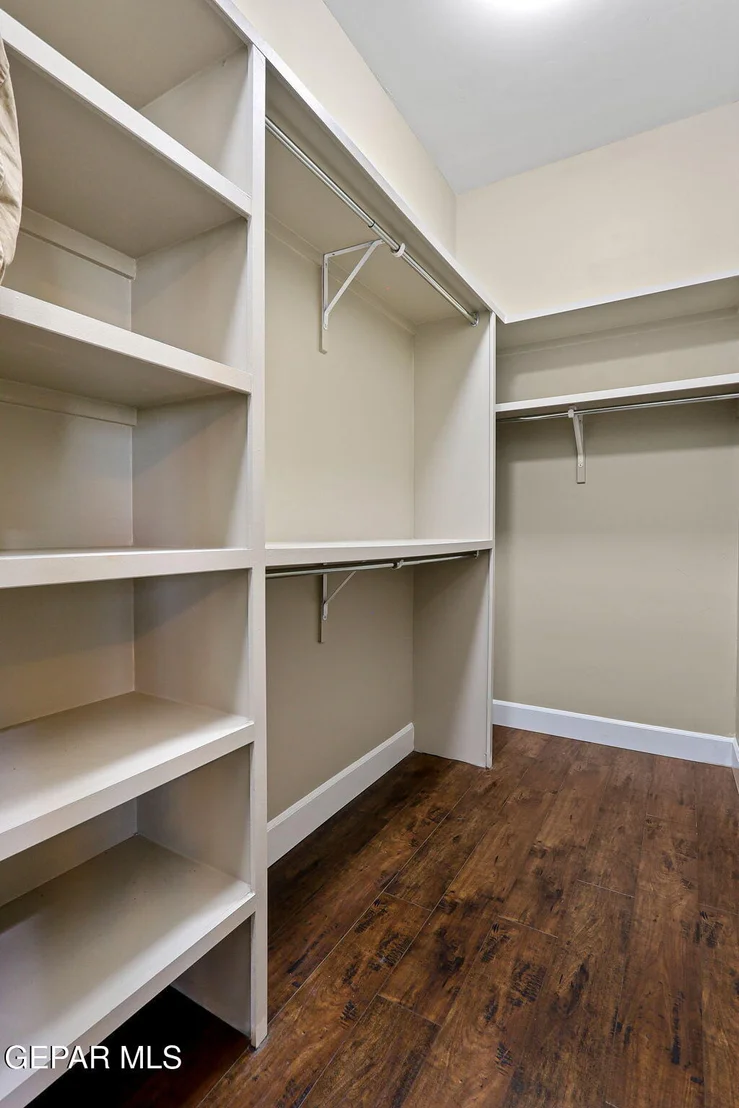 Photo of 917 Clapham Street
