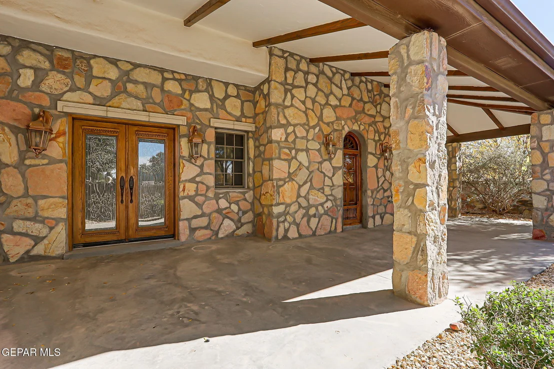 Photo of 5540 Westside Drive