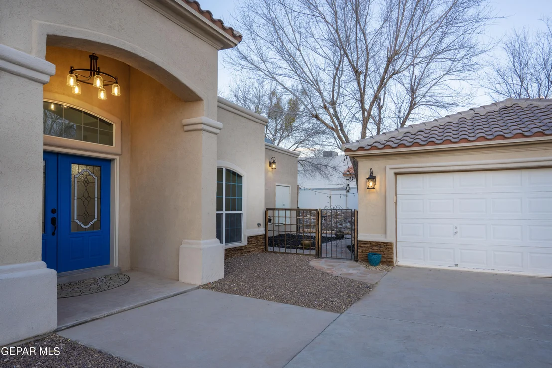 Photo of 1045 MAXIMO Street