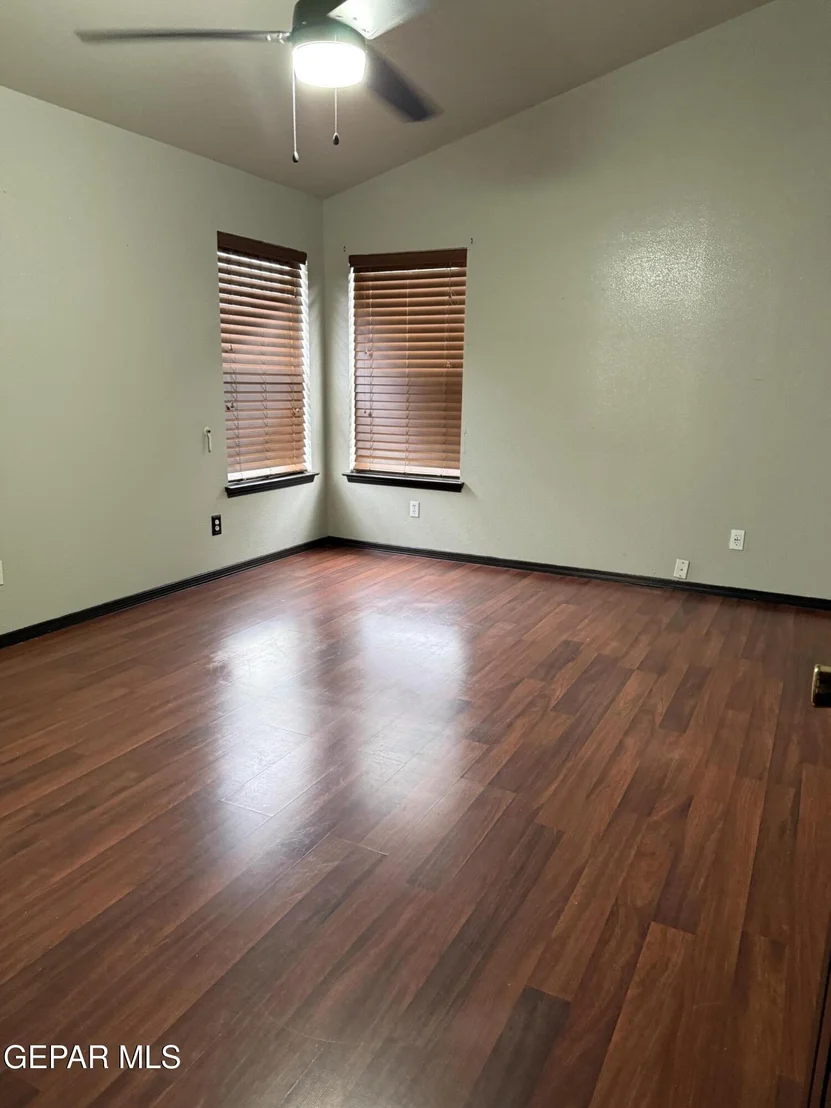 Photo of 3025 OAK TOWER Place