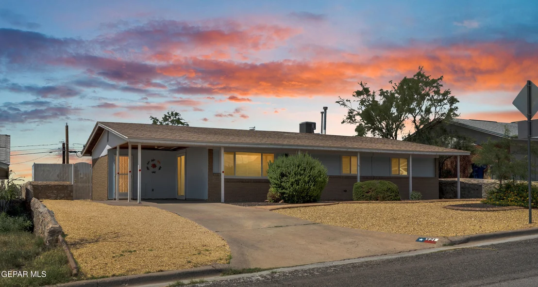 Photo of 321 CRESTMONT Drive