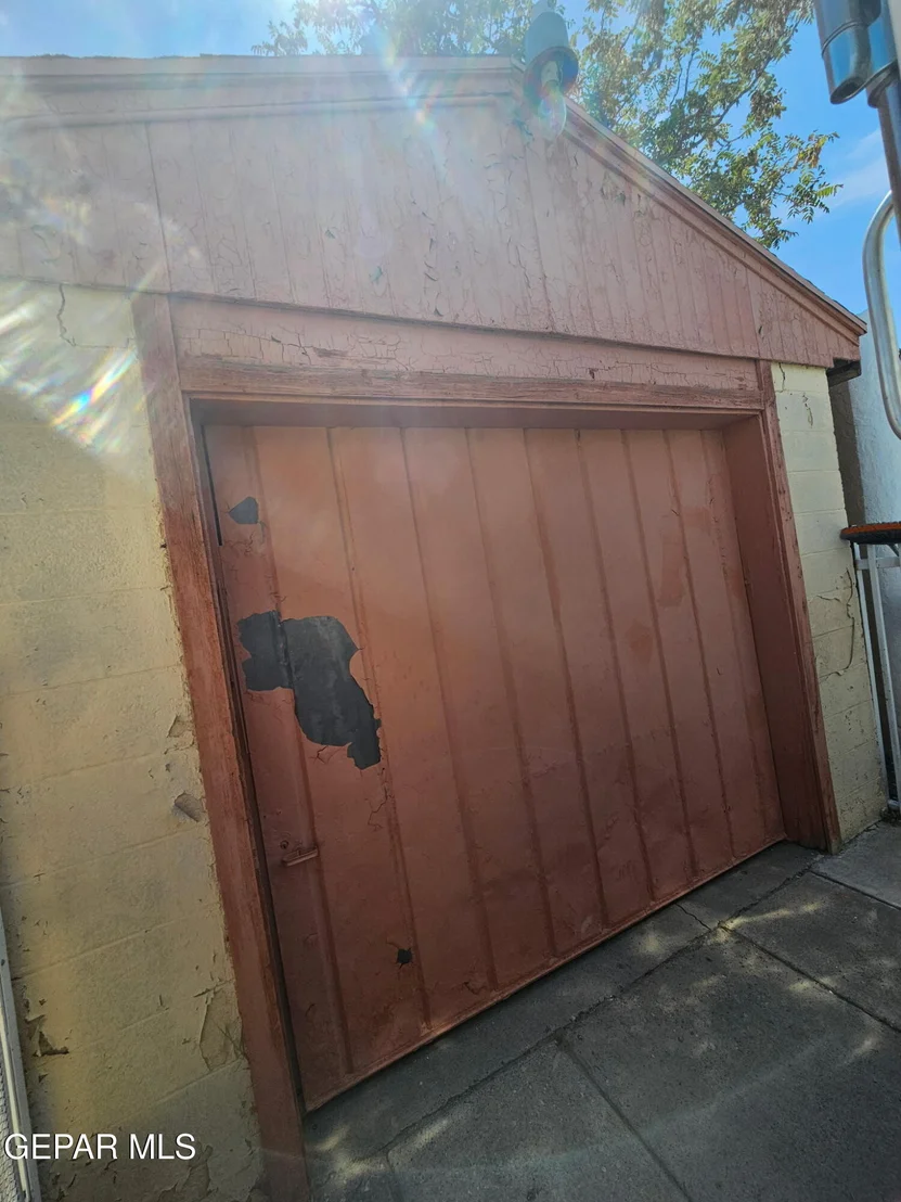 Photo of 828 OLSON Street