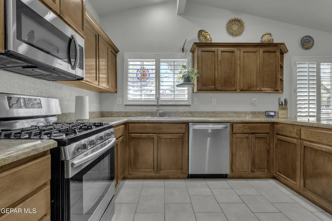 Photo of 801 MONTCLAIR Drive