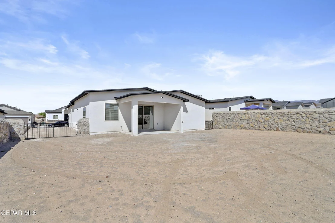 Photo of 976 Barbara Ct Avenue
