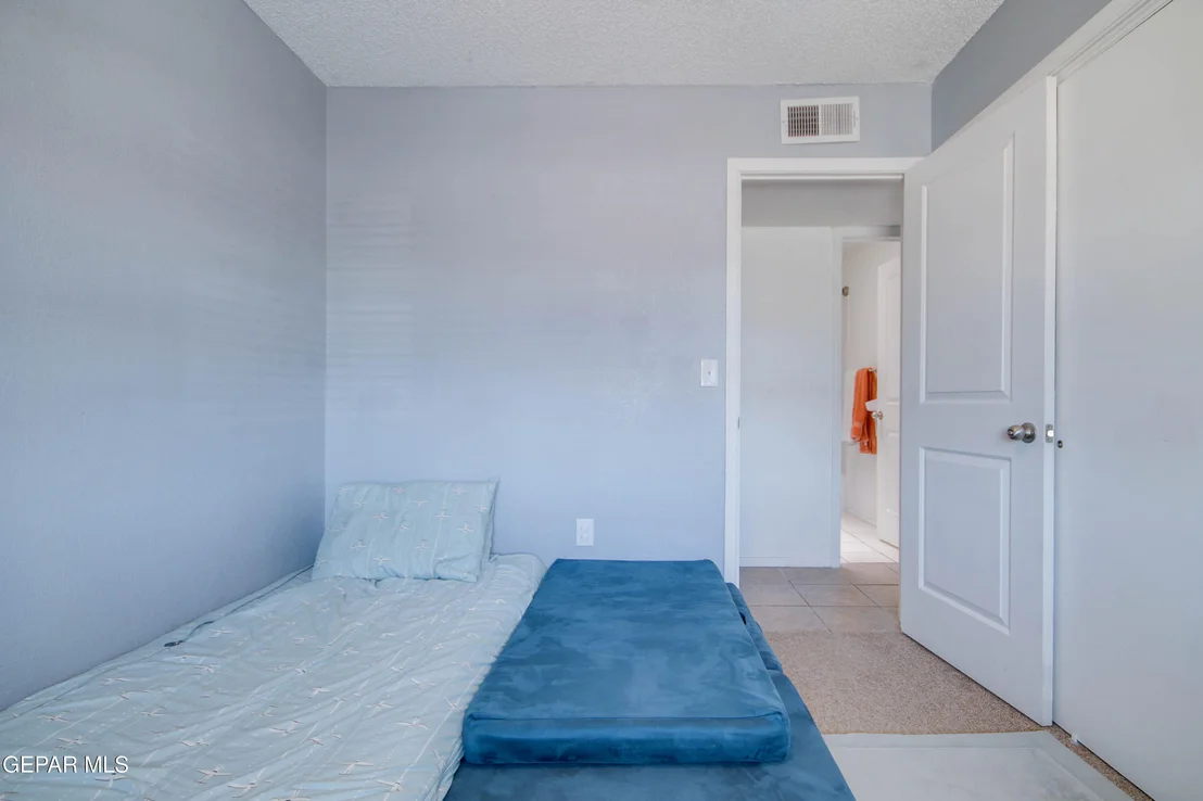 Photo of 5629 LONGVIEW Circle
