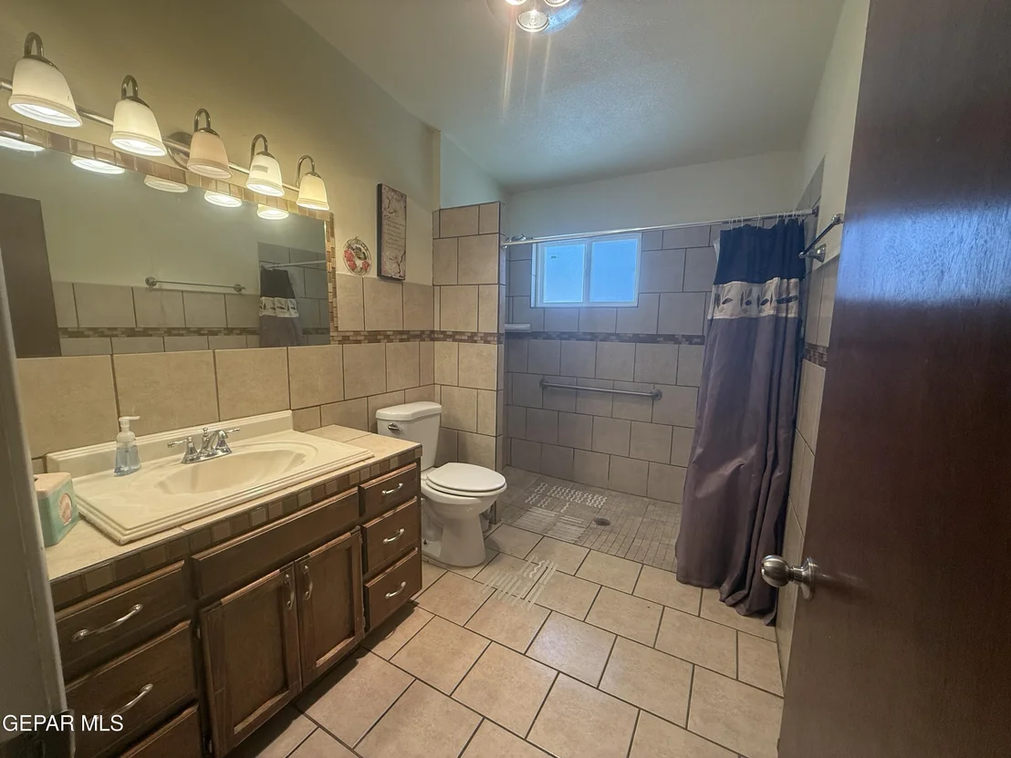 Photo of 3216 Drumond Road