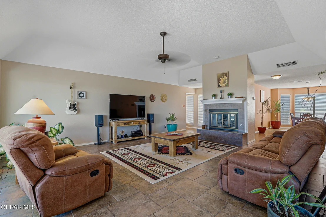 Photo of 805 BRUSSELS Way