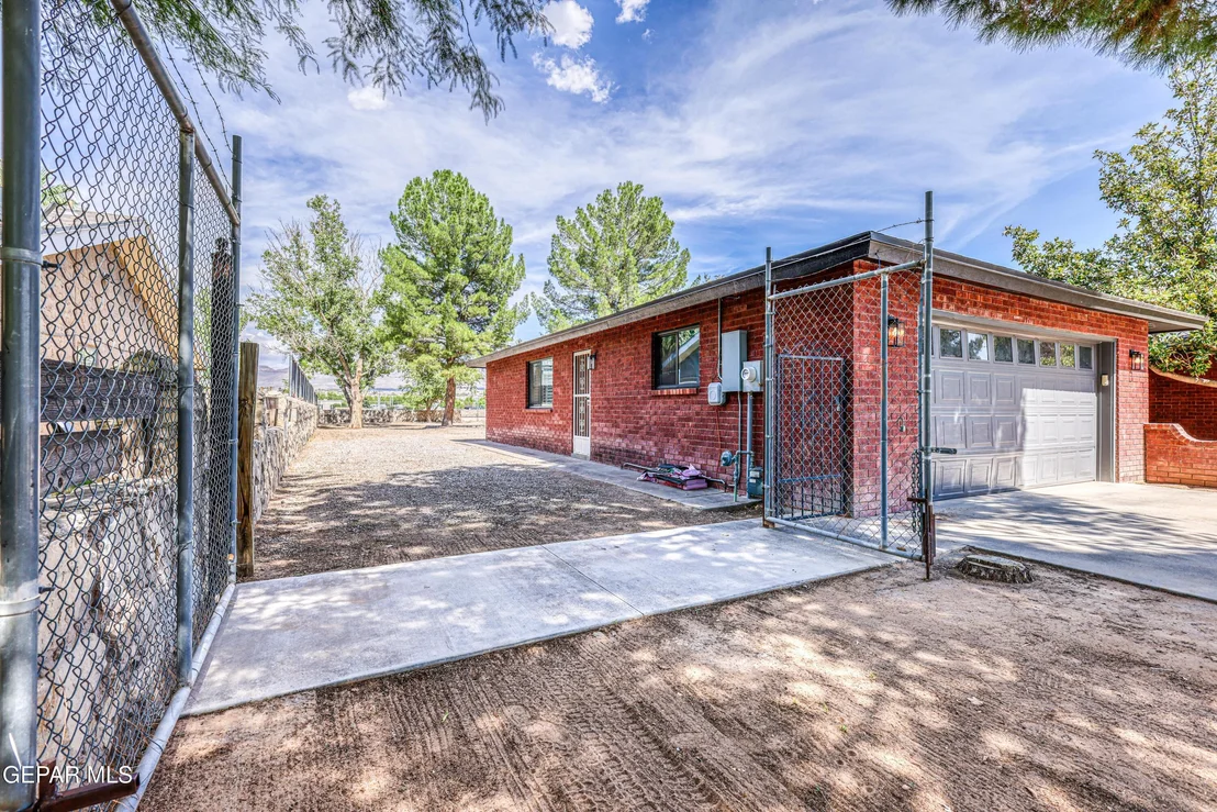 Photo of 6004 Oleaster Drive