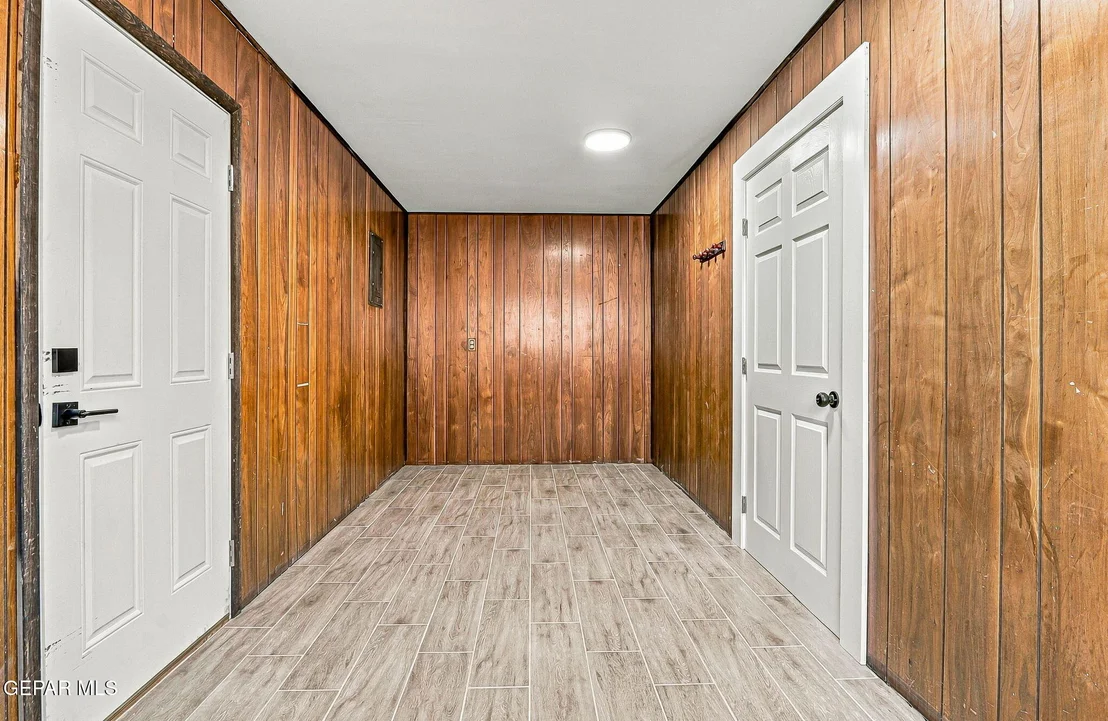 Photo of 8208 PARKLAND Drive