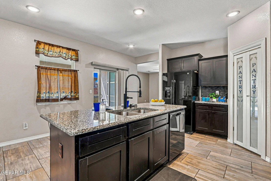 Photo of 2156 THOMAS LACKLAND Street