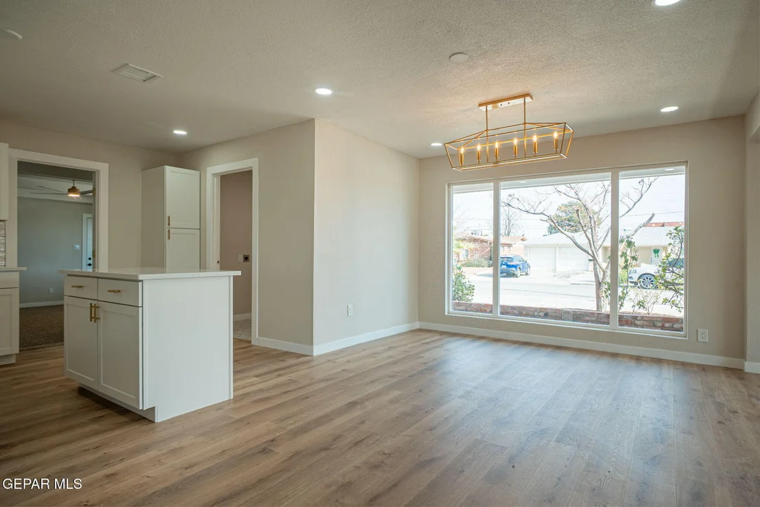 Photo of 3203 Shetland Road