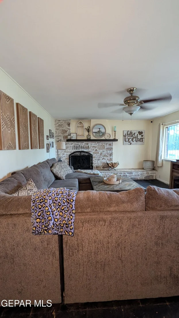 Photo of 352 CRESTMONT Drive