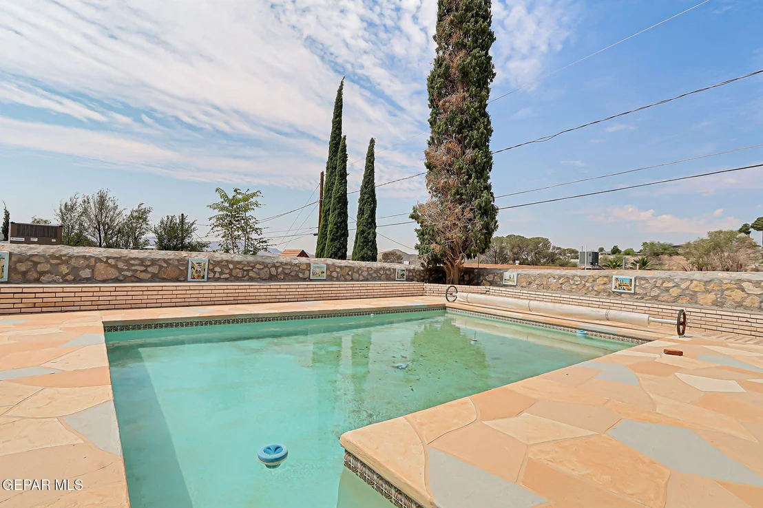 Photo of 4209 NORFOLK Lane