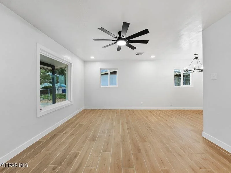 Photo of 5117 PEACOCK Lane