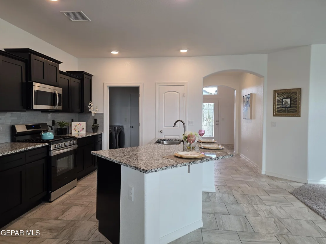 Photo of 6024 HIDDEN ROW Avenue