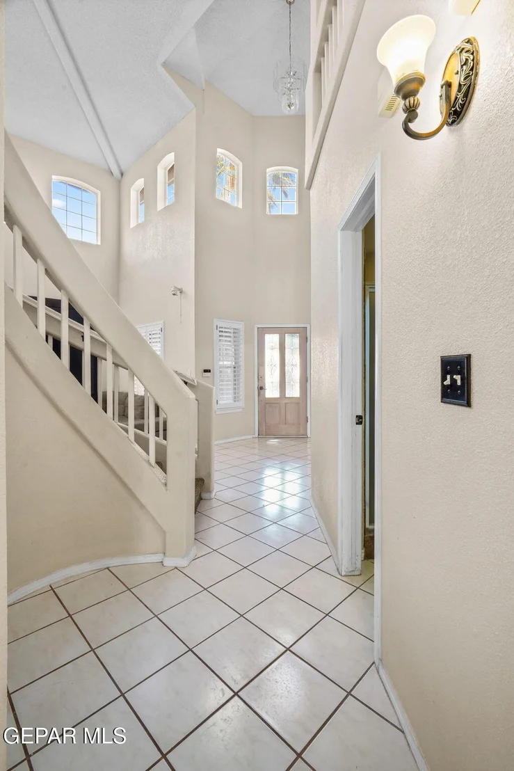 Photo of 2013 SHADOW RIDGE Drive