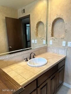 Photo of 424 PALMARY Drive