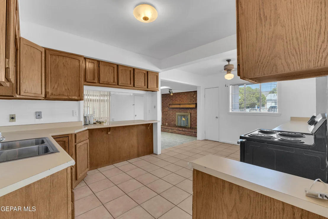 Photo of 1304 WAINWRIGHT Drive