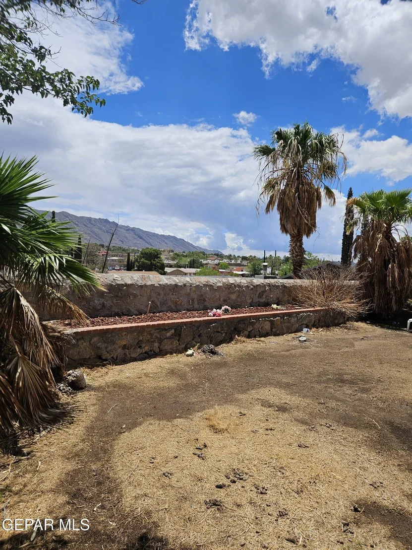 Photo of 704 ESPOLON Drive