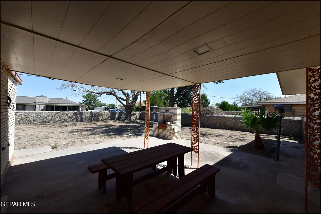 Photo of 9525 DESERT RIDGE Drive