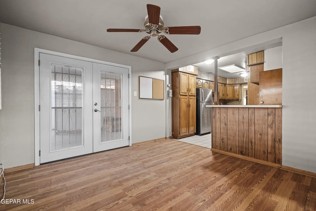 Photo of 904 Apple Lane