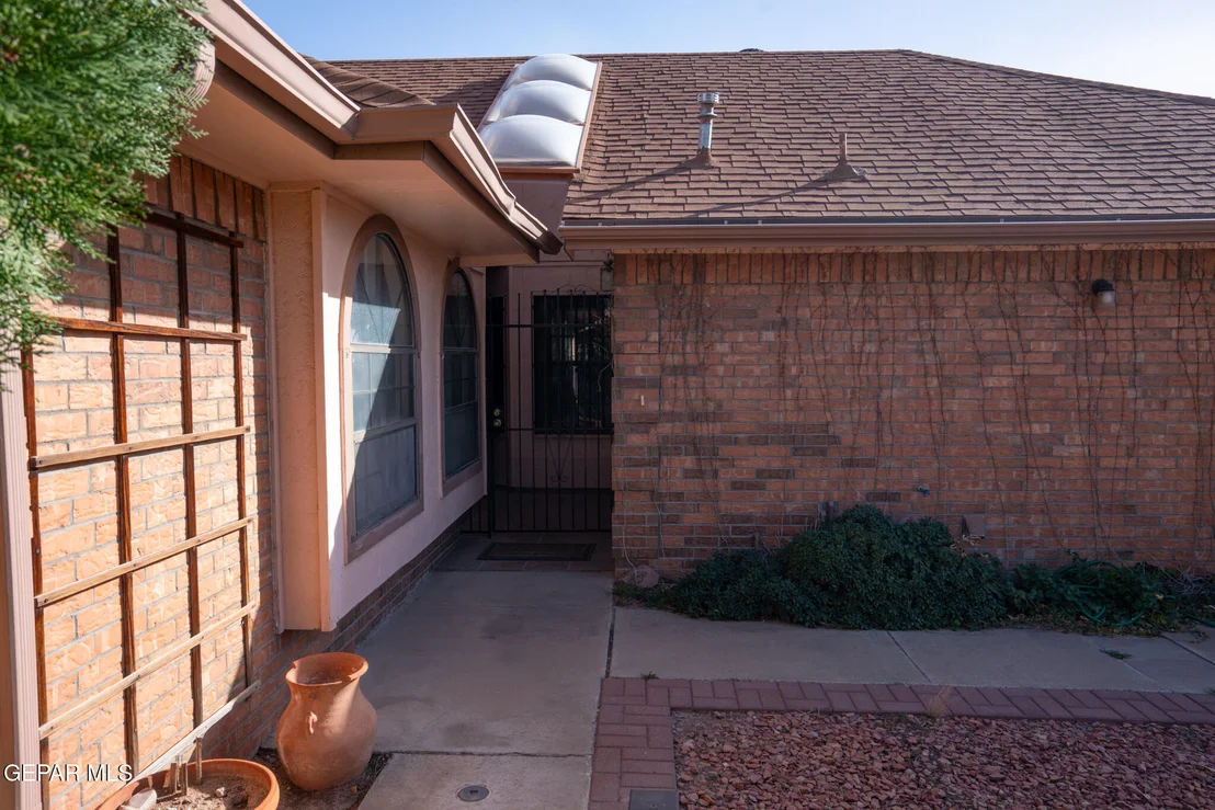 Photo of 1990 DANA BREE Drive