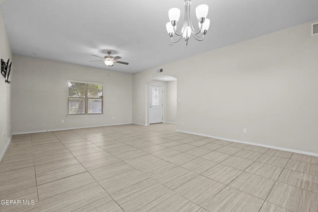 Photo of 2009 WILLIAM CAPLES Street